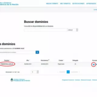 Localizar el dominio y elegir hacer la transferencia del mismo