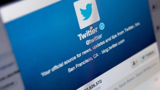 Twitter prueba cambiar cronología por relevancia